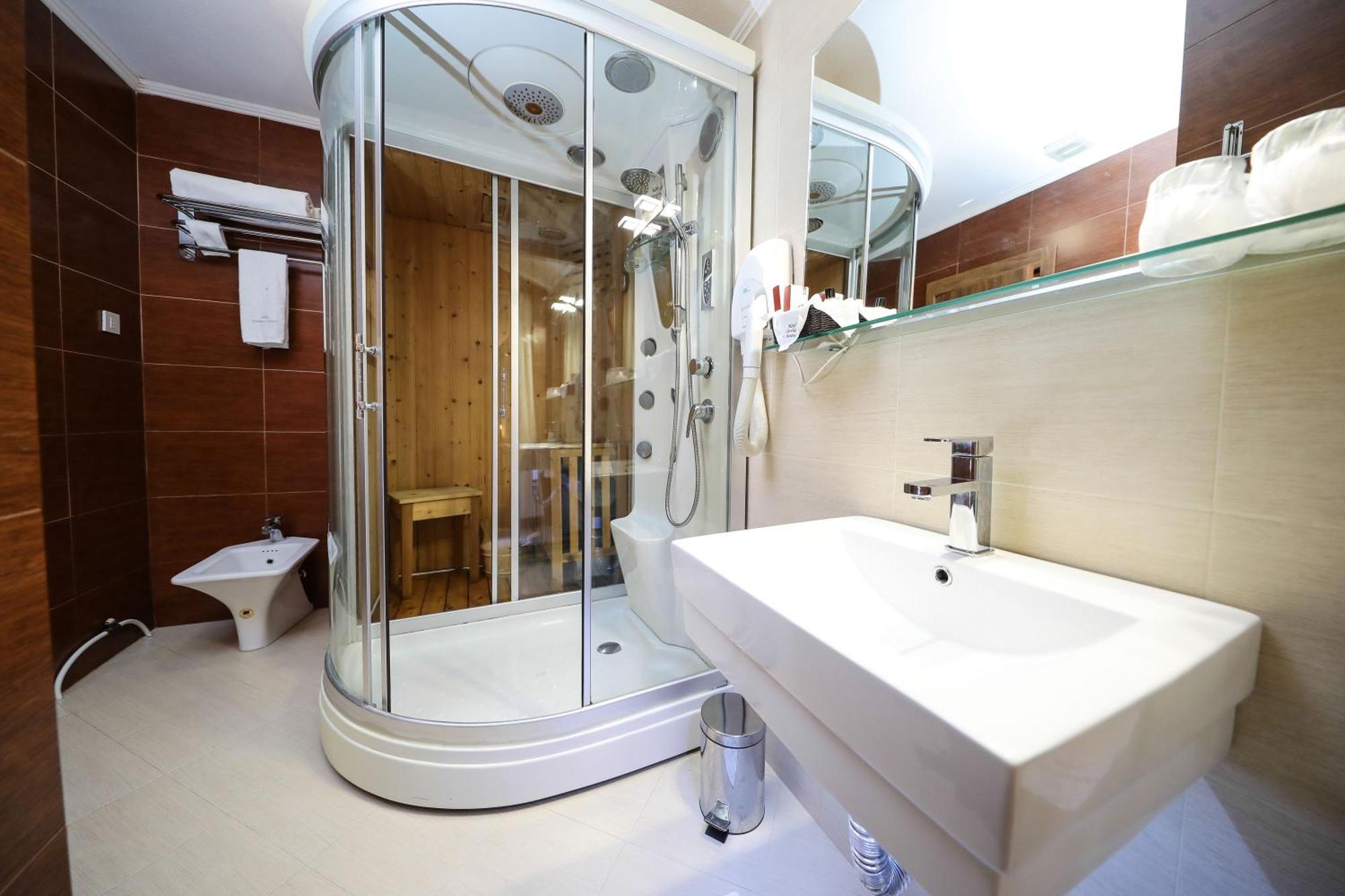 Hotel Carshia E Jupave Gjakova Εξωτερικό φωτογραφία