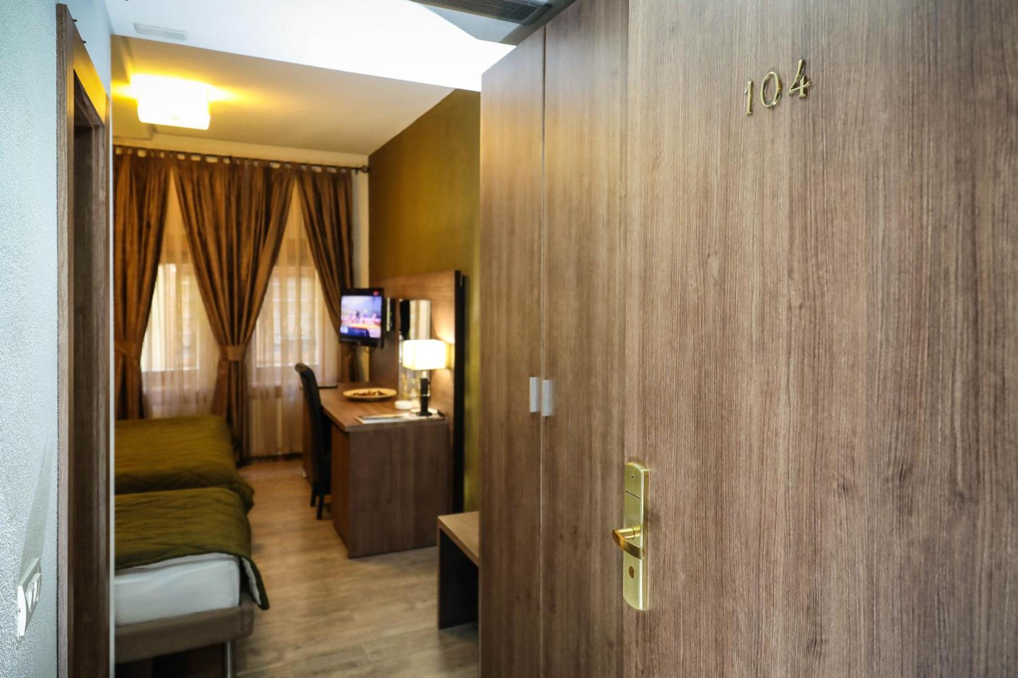 Hotel Carshia E Jupave Gjakova Εξωτερικό φωτογραφία