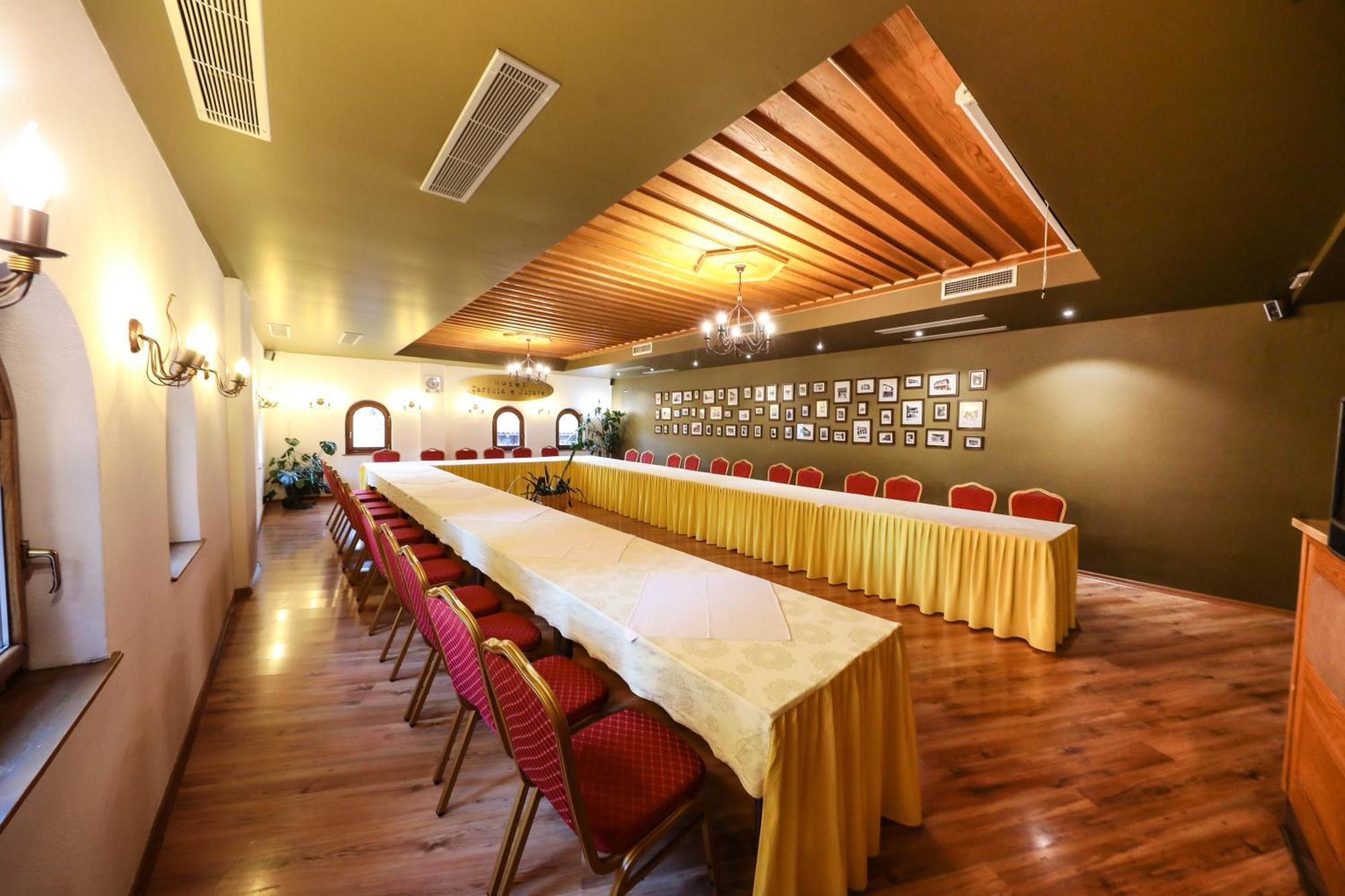 Hotel Carshia E Jupave Gjakova Εξωτερικό φωτογραφία