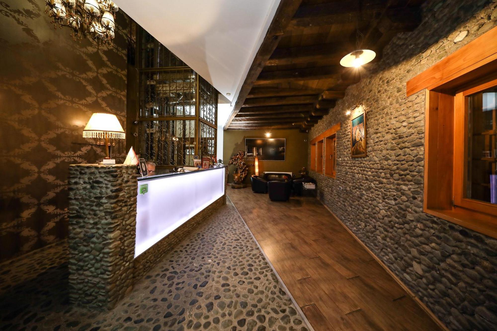 Hotel Carshia E Jupave Gjakova Εξωτερικό φωτογραφία