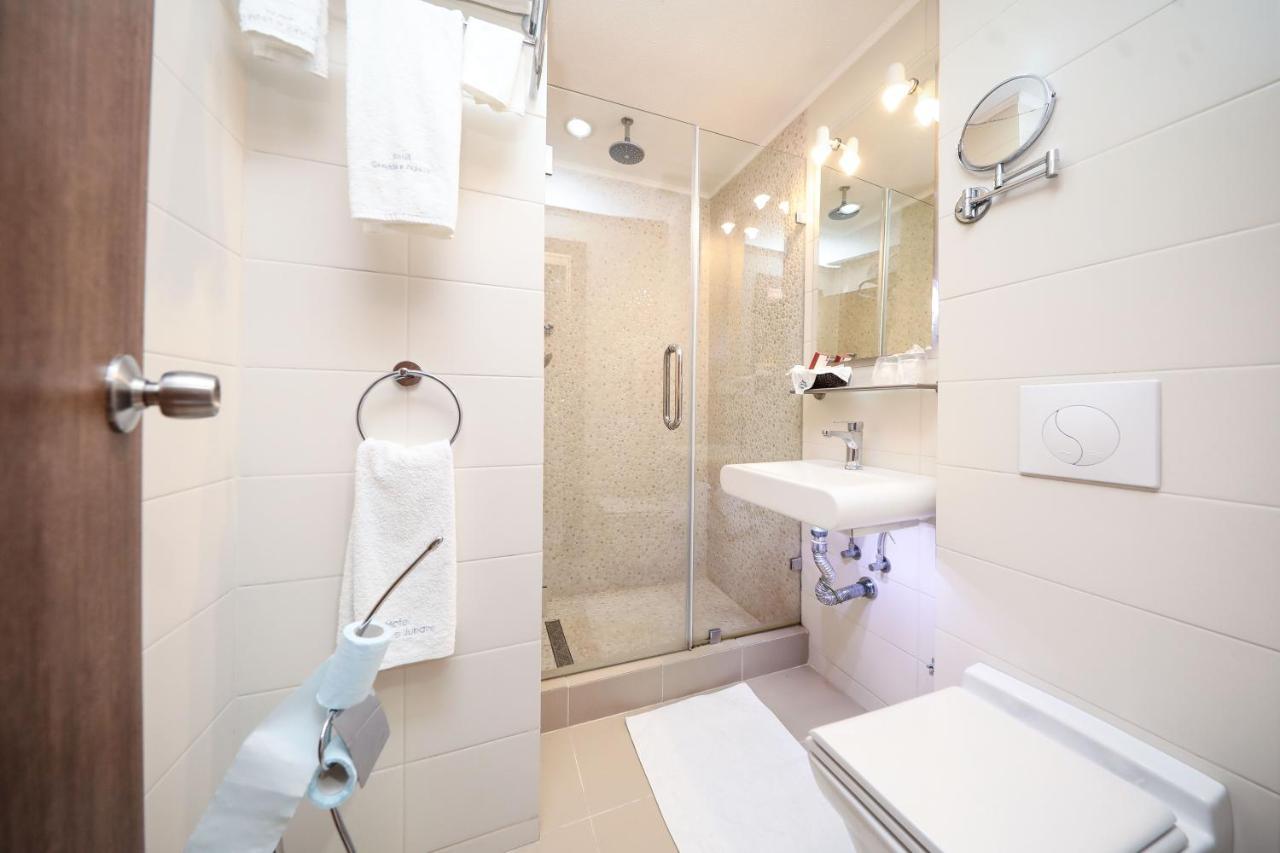 Hotel Carshia E Jupave Gjakova Εξωτερικό φωτογραφία